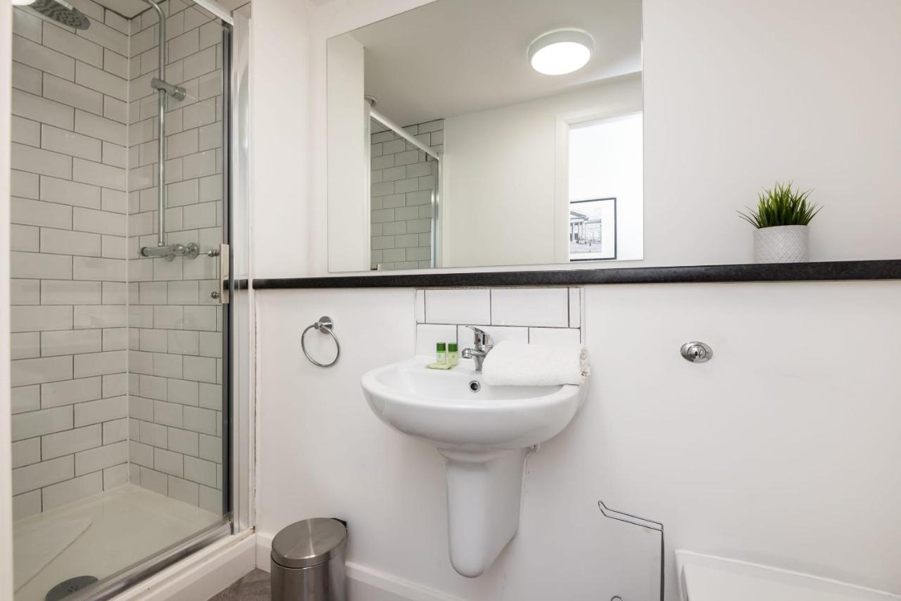 Host Apartments - Spacious 3 Bed Apartment With 3 Ensuites Liverpool Buitenkant foto